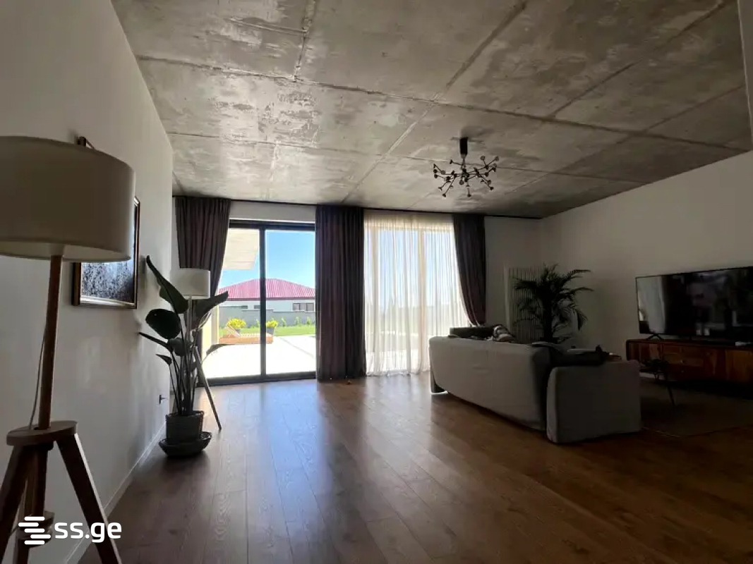 8 Room Private House For Sale view 18