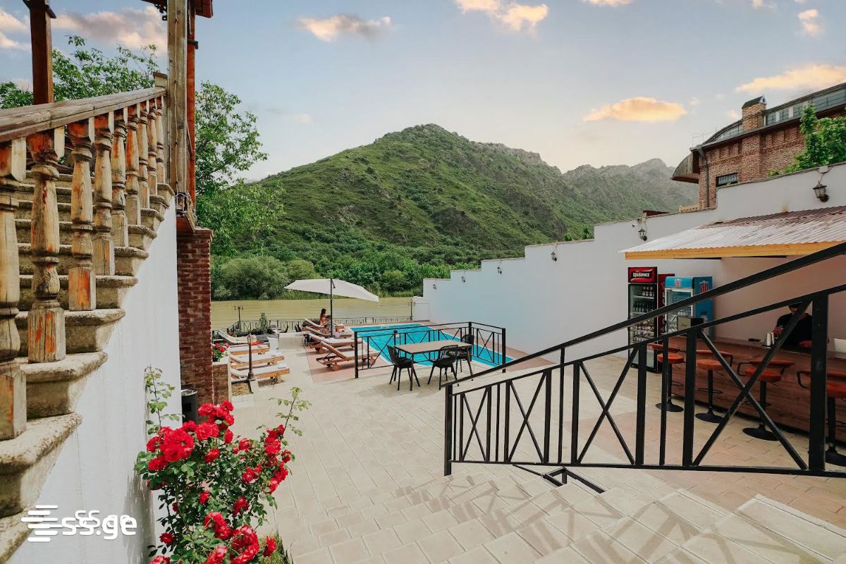 10 Room Hotel For Sale view 3