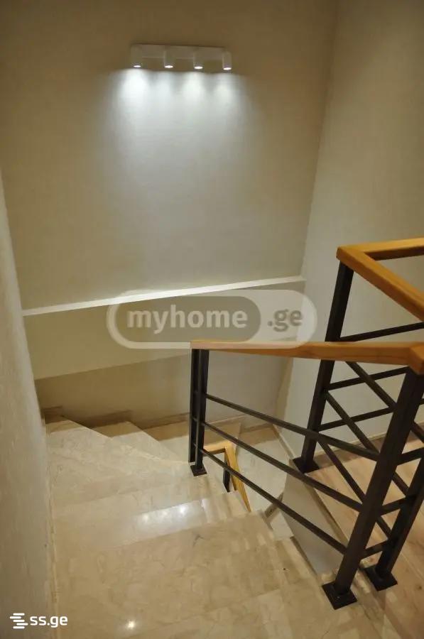 6 Room Private House For Sale view 2