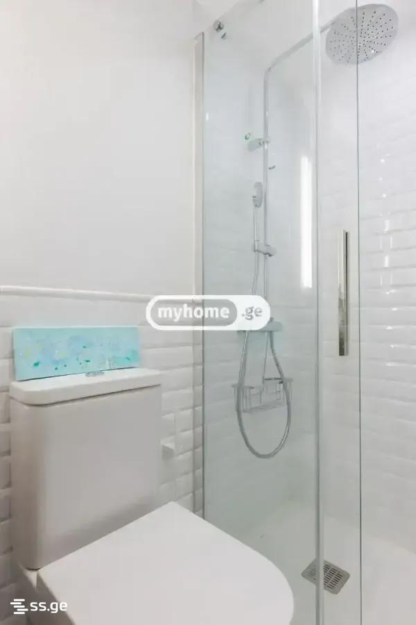 9 Room Hotel For Rent. Sololaki view 5