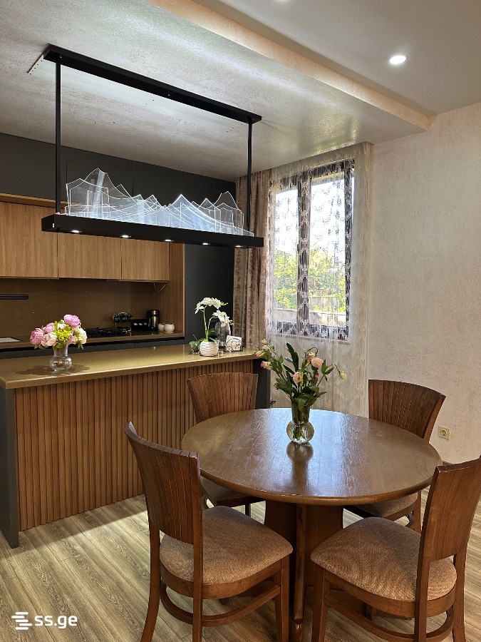 6 Room Private House For Sale view 4