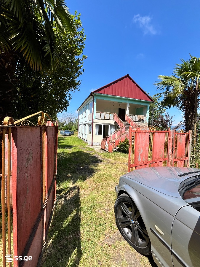 6 Room Private House For Sale view 1