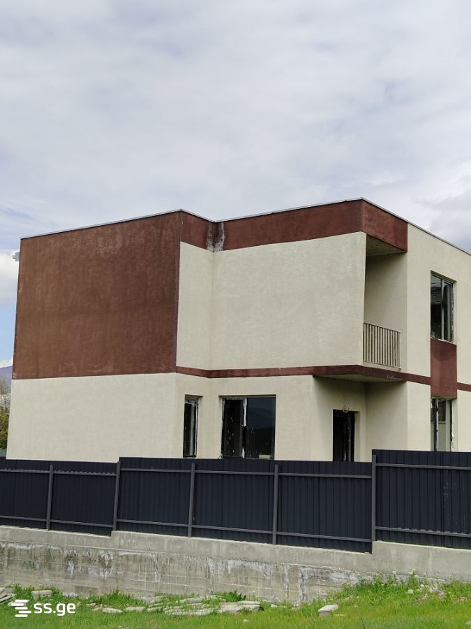 5 Room Private House For Sale view 2