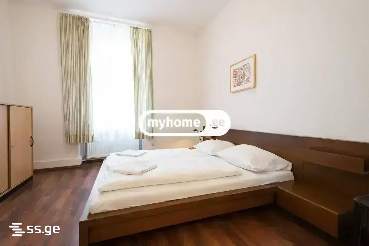 10 Room Hotel For Rent. Vera view 3