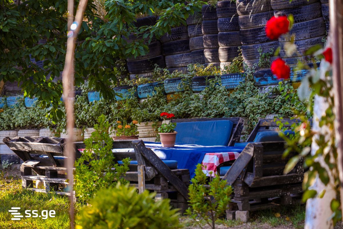 4 Room Summer Cottage Daily Rent. Saburtalo view 9