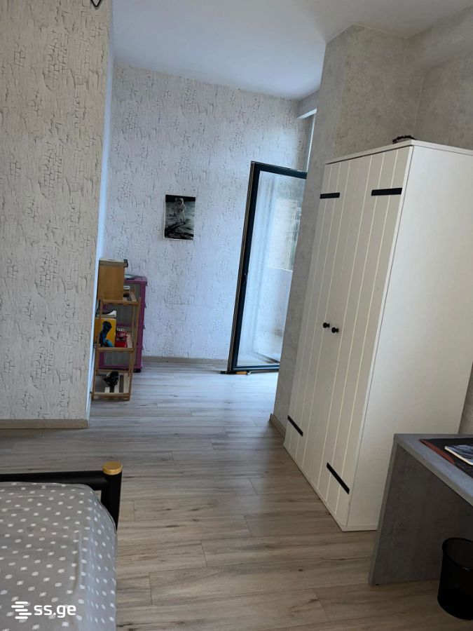 5 Room Flat For Rent. Vake view 5
