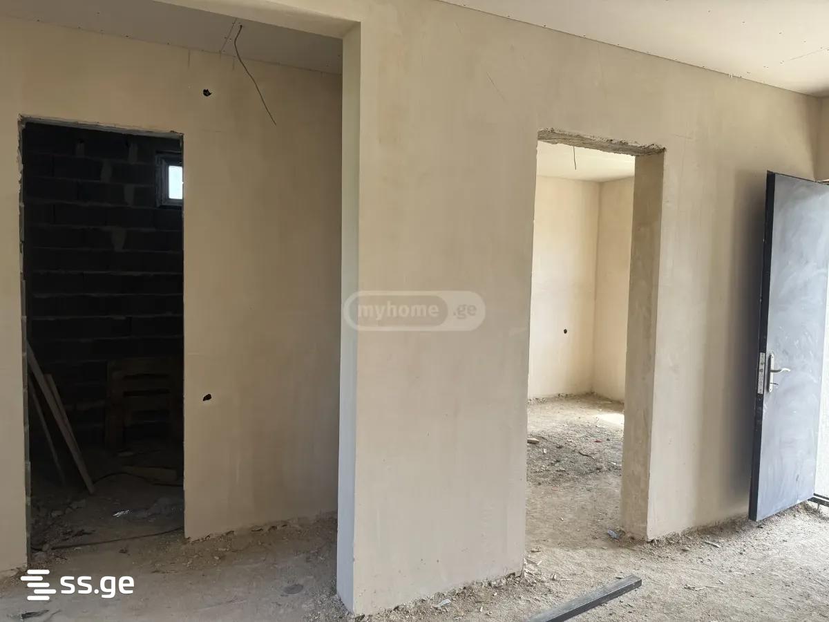 4 Room Private House For Sale view 3