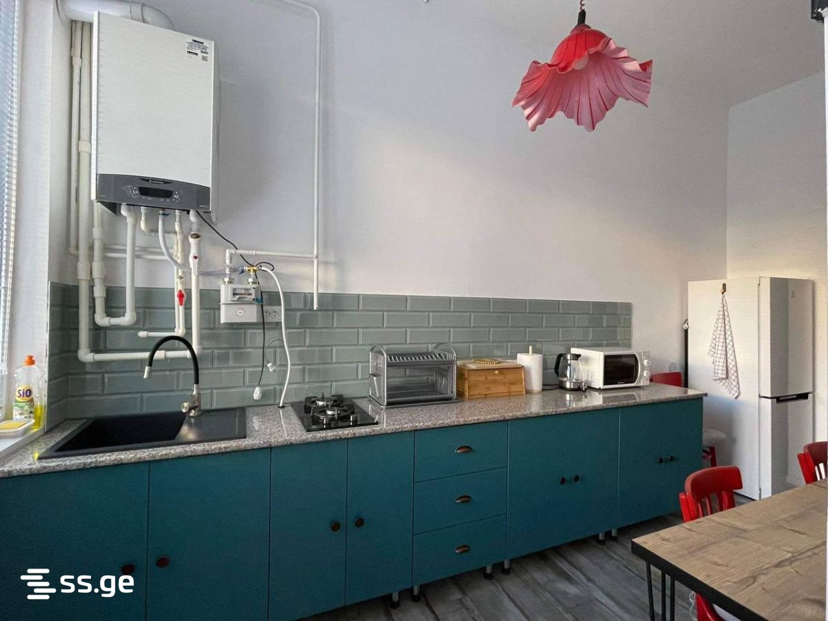 7 Room Private House For Rent. Chugureti, 1 of 4