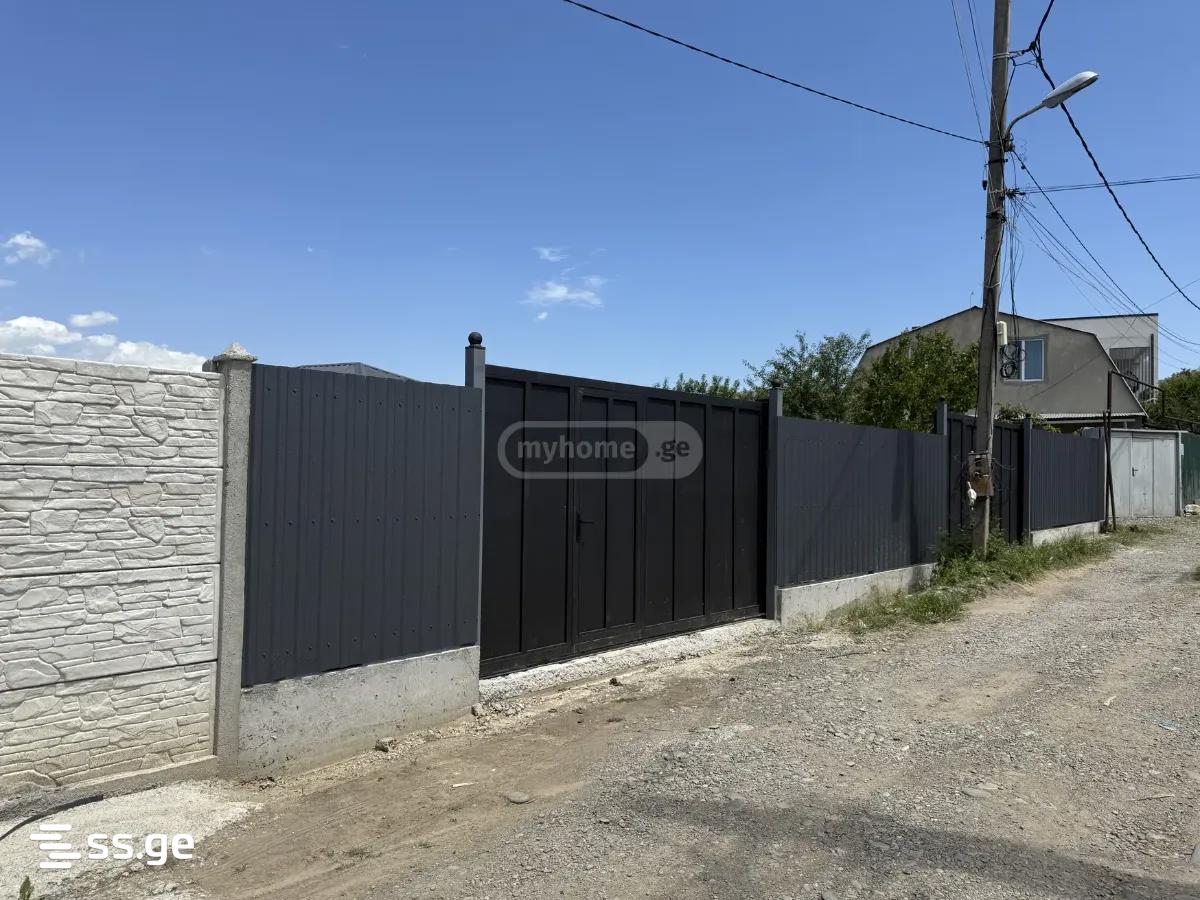 4 Room Private House For Sale view 9