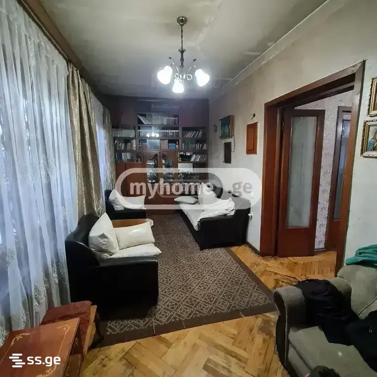 8 Room Private House For Sale view 9