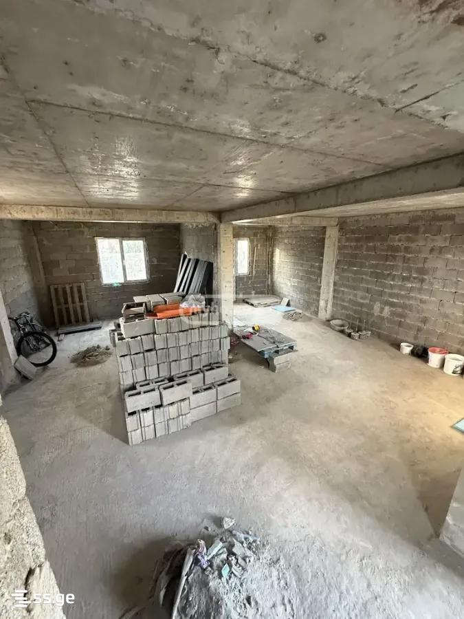 7 Room Private House For Sale view 3