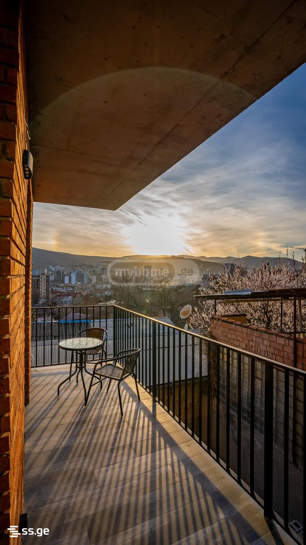 10 Room Hotel For Sale view 1