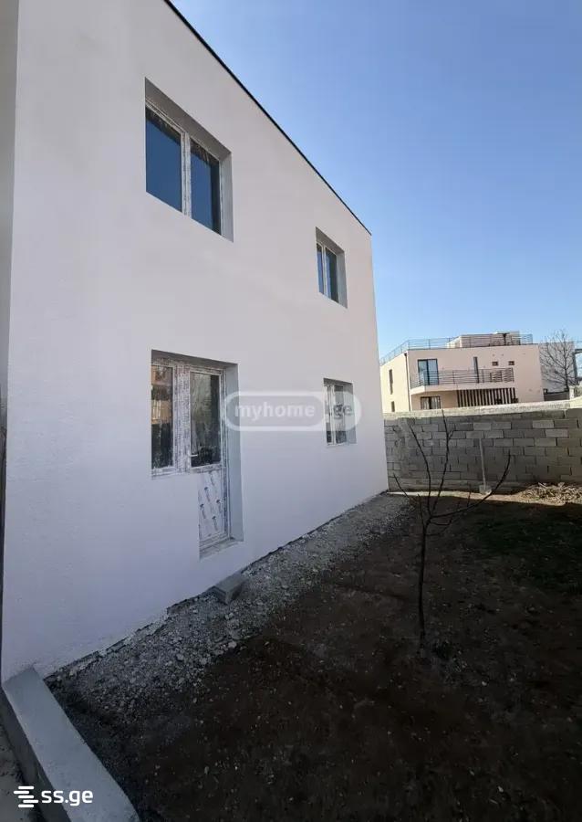 7 Room Private House For Sale view 1