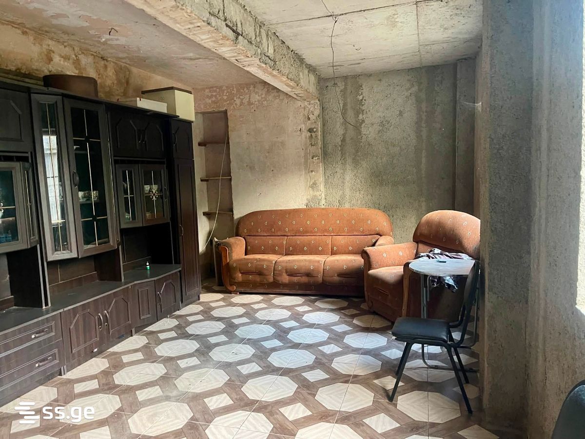 3 Room Flat For Sale, 2 of 4