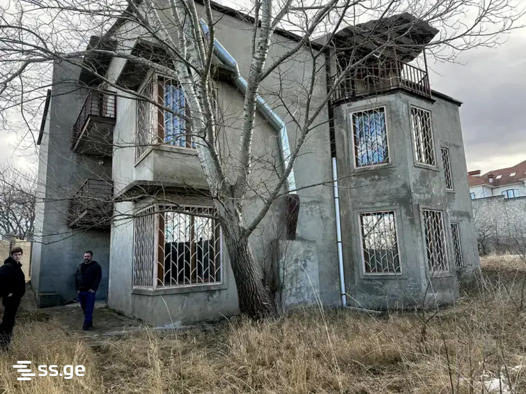 Продажа 10-комната Частный дом view 1