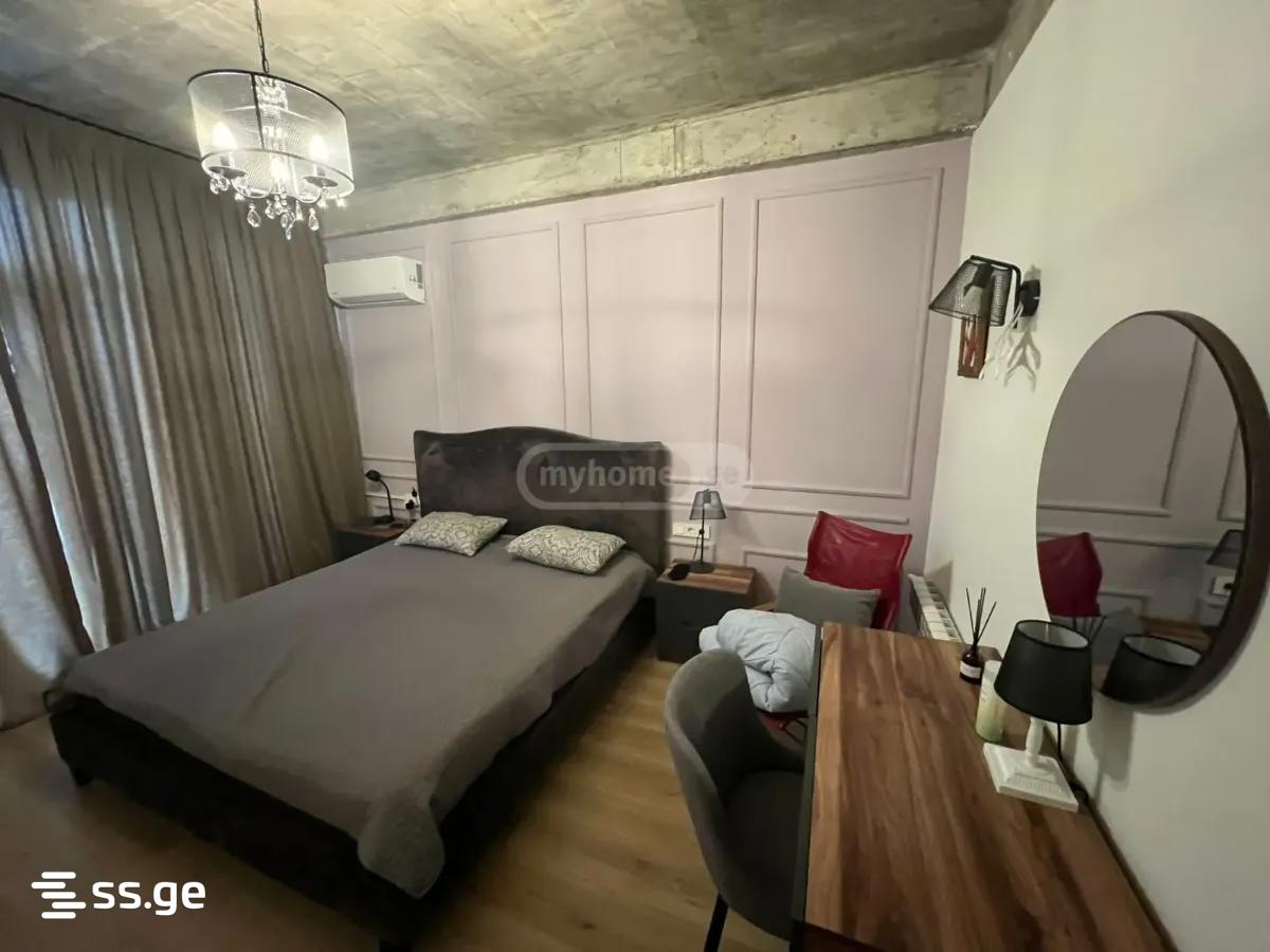 6 Room Private House For Sale view 2