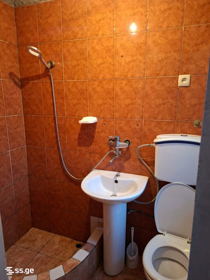 2 Room Private House For Rent. Isani view 5