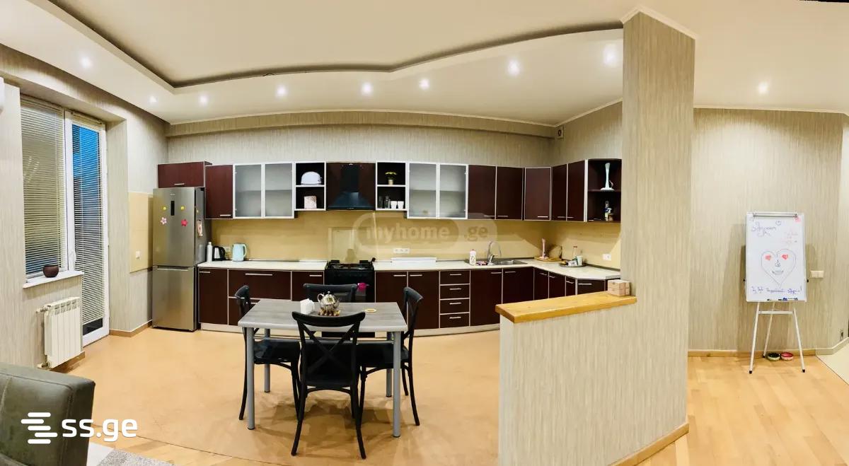 8 Room Private House For Sale view 1