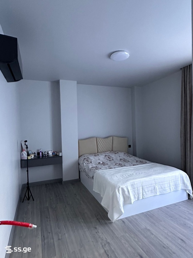 3 Room Flat Daily Rent. Makhindjauri view 3