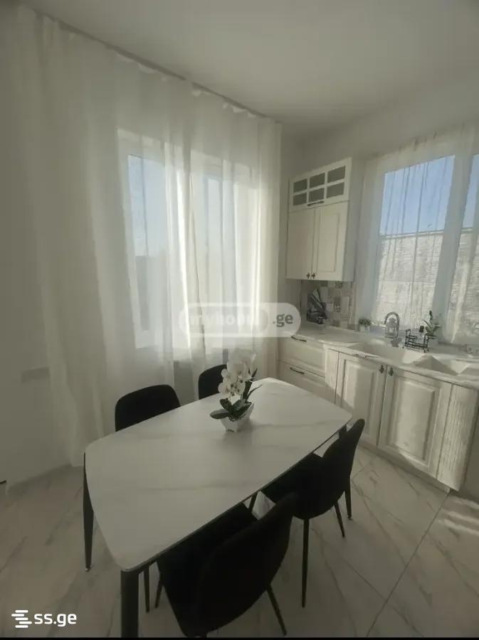 7 Room Private House For Sale view 2