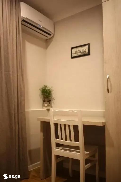 5 Room Private House For Rent. Sololaki view 1