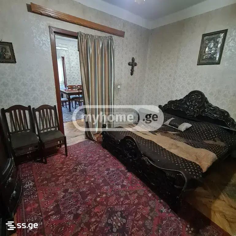 8 Room Private House For Sale view 7