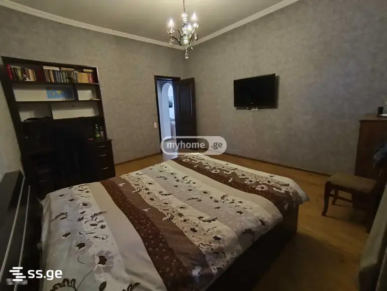 3 Room Private House For Sale view 5