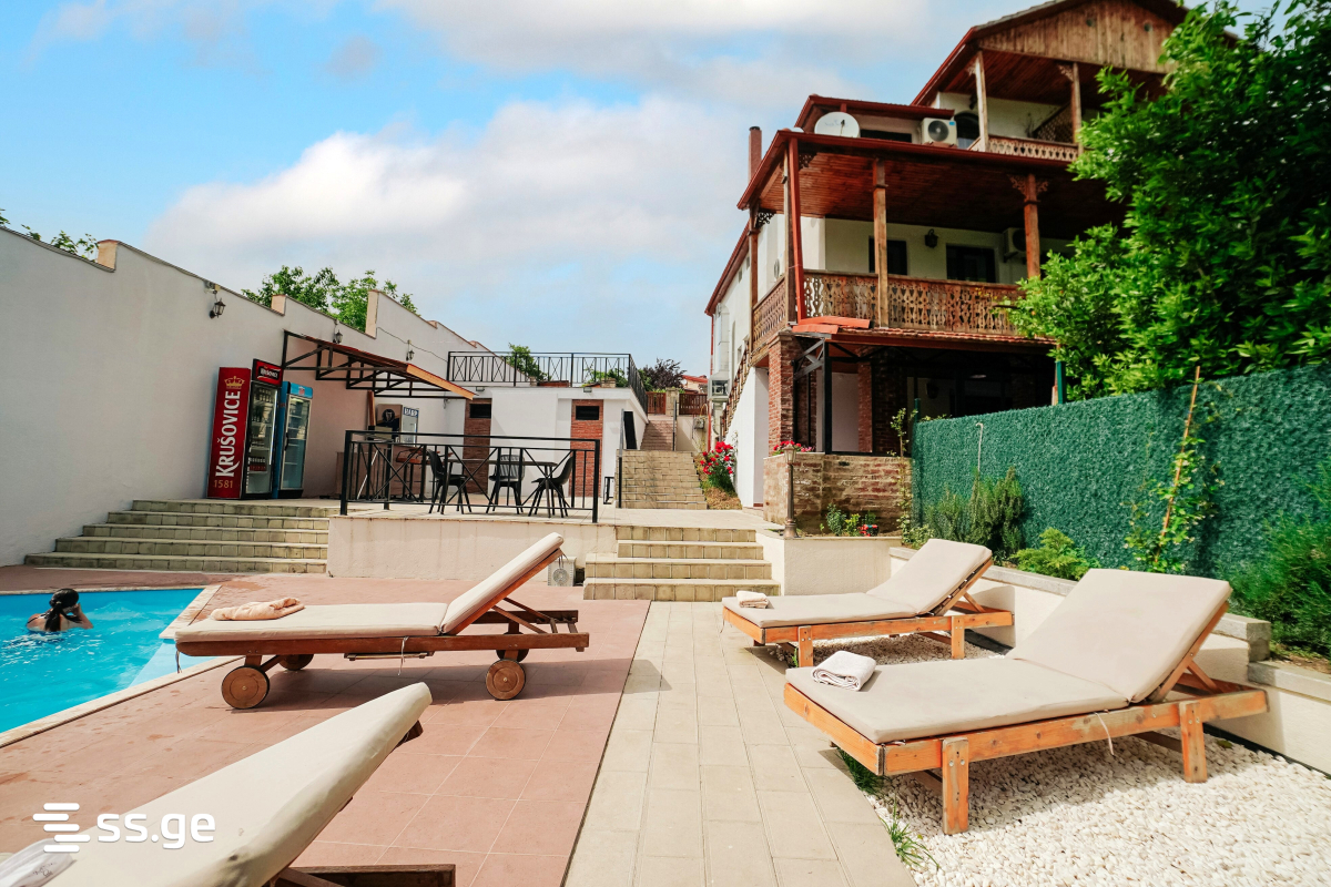 11 Room Hotel For Sale, 1 of 4