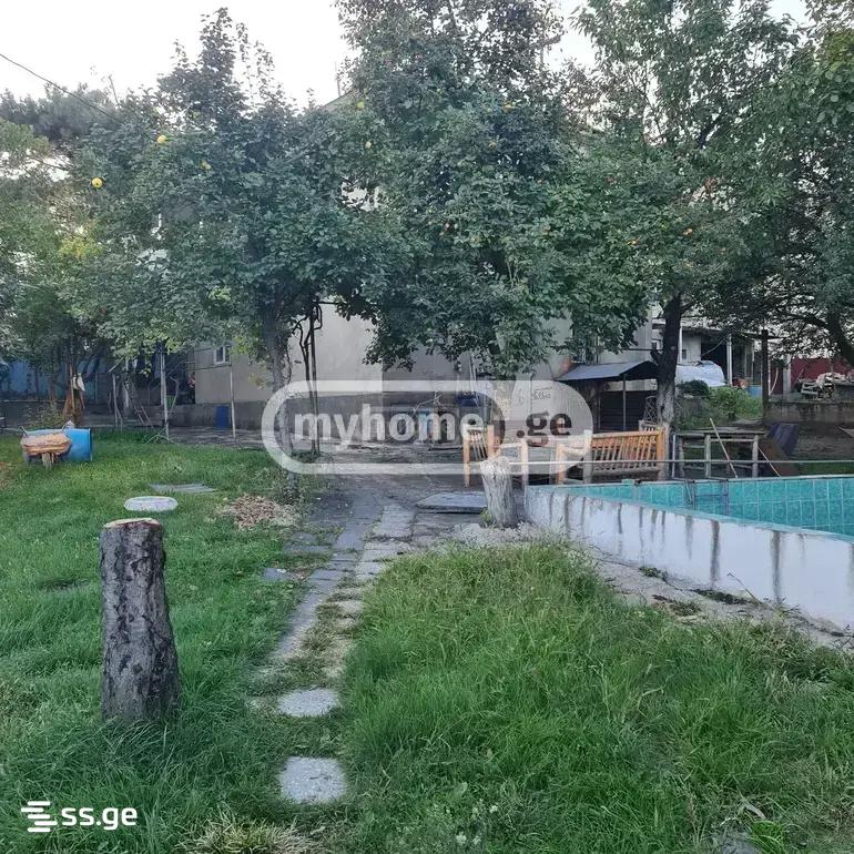 8 Room Private House For Sale view 4