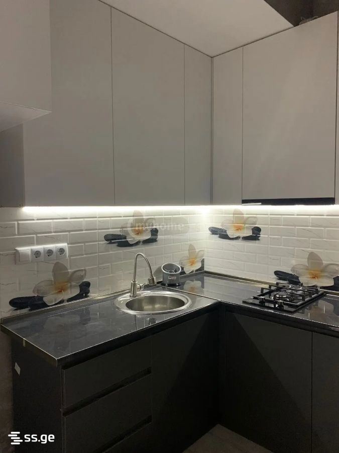 3 Room Flat For Sale, 2 of 4
