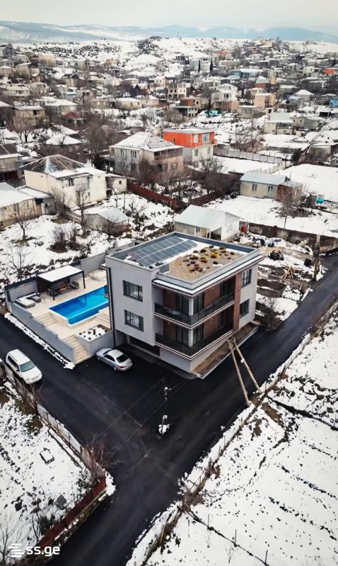 7 Room Private House For Sale view 1