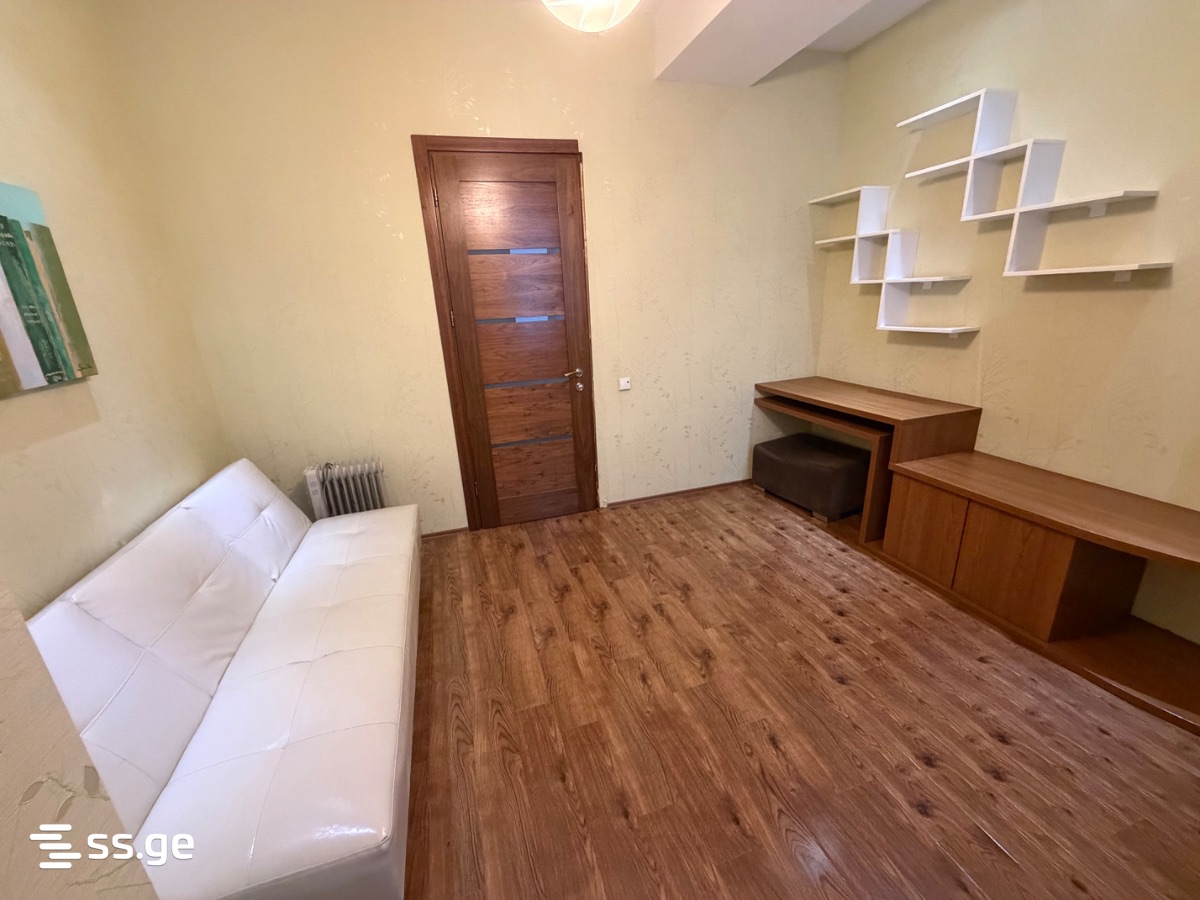 4 Room Flat Daily Rent. Vake view 6
