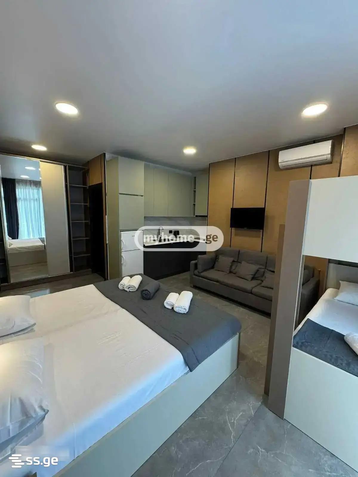 1 Room Flat Daily Rent. Qala view 6