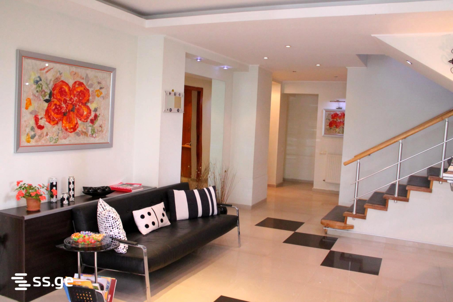 10 Room Hotel For Sale view 7