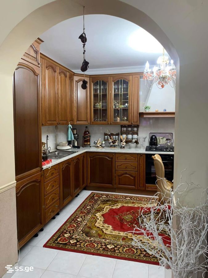 6 Room Private House For Sale view 4