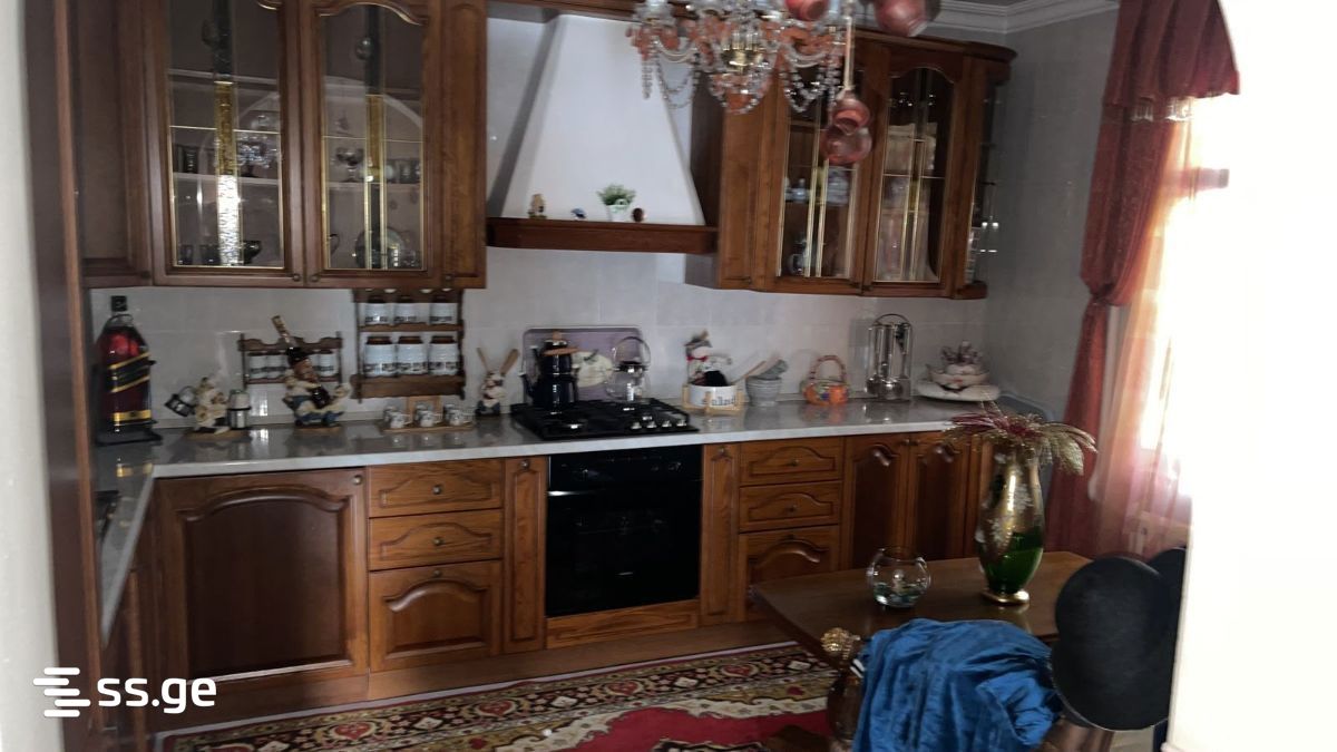6 Room Private House For Sale view 3