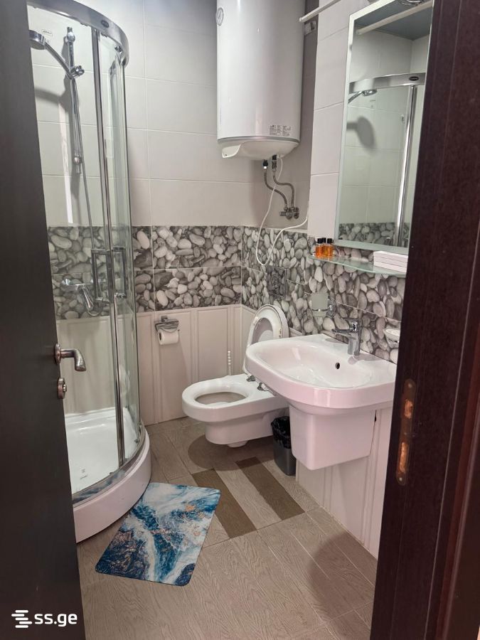 2 room Flat Daily rent. Batumi - Bild 5
