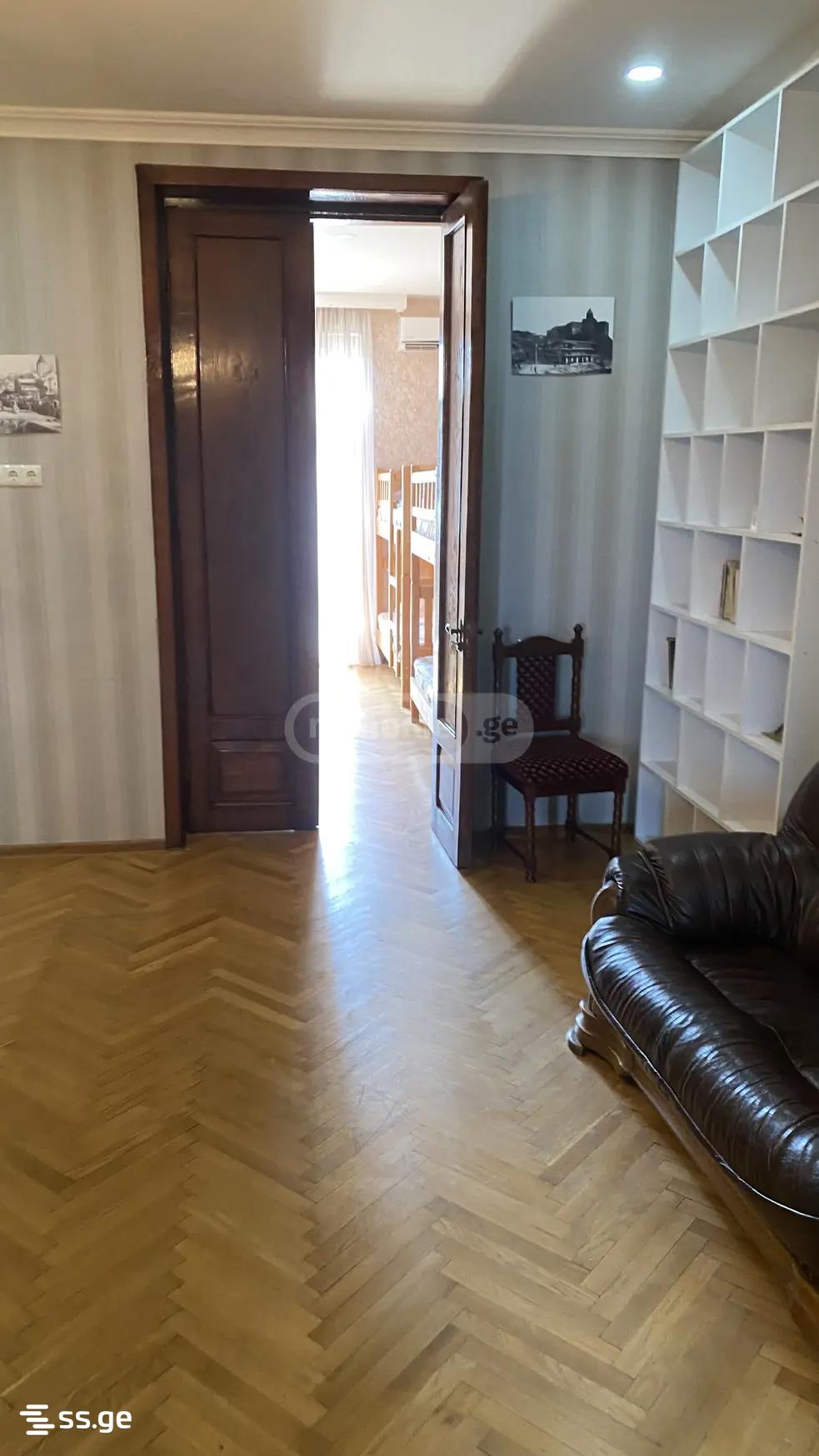 10 Room Private House For Rent. Vera view 3