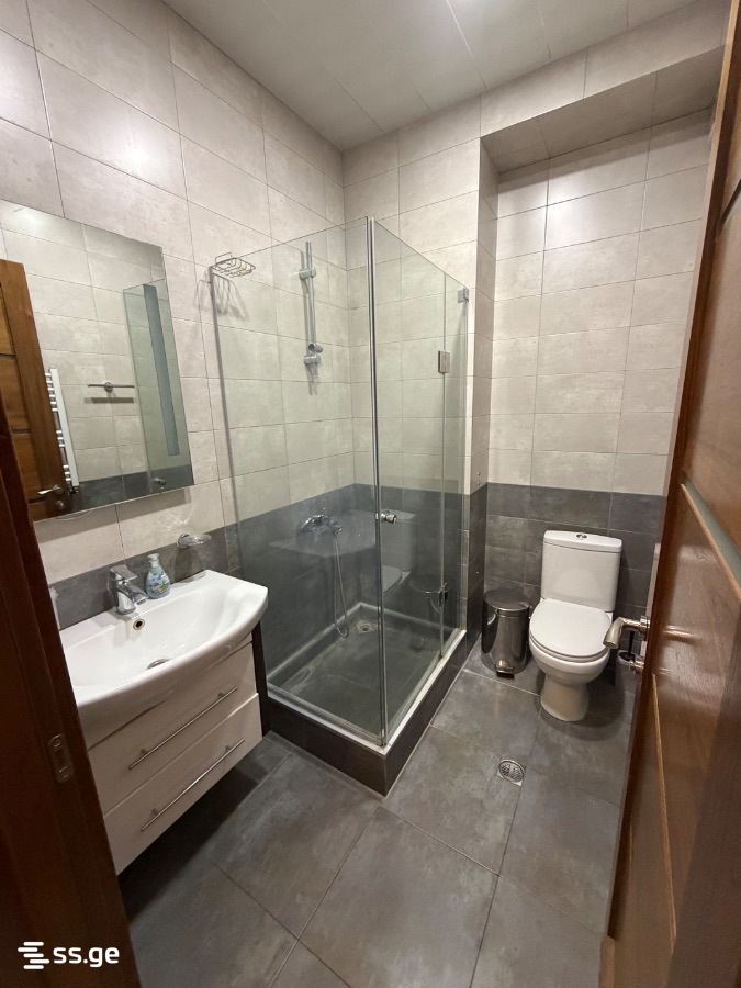 4 Room Flat Daily Rent. Vake view 10
