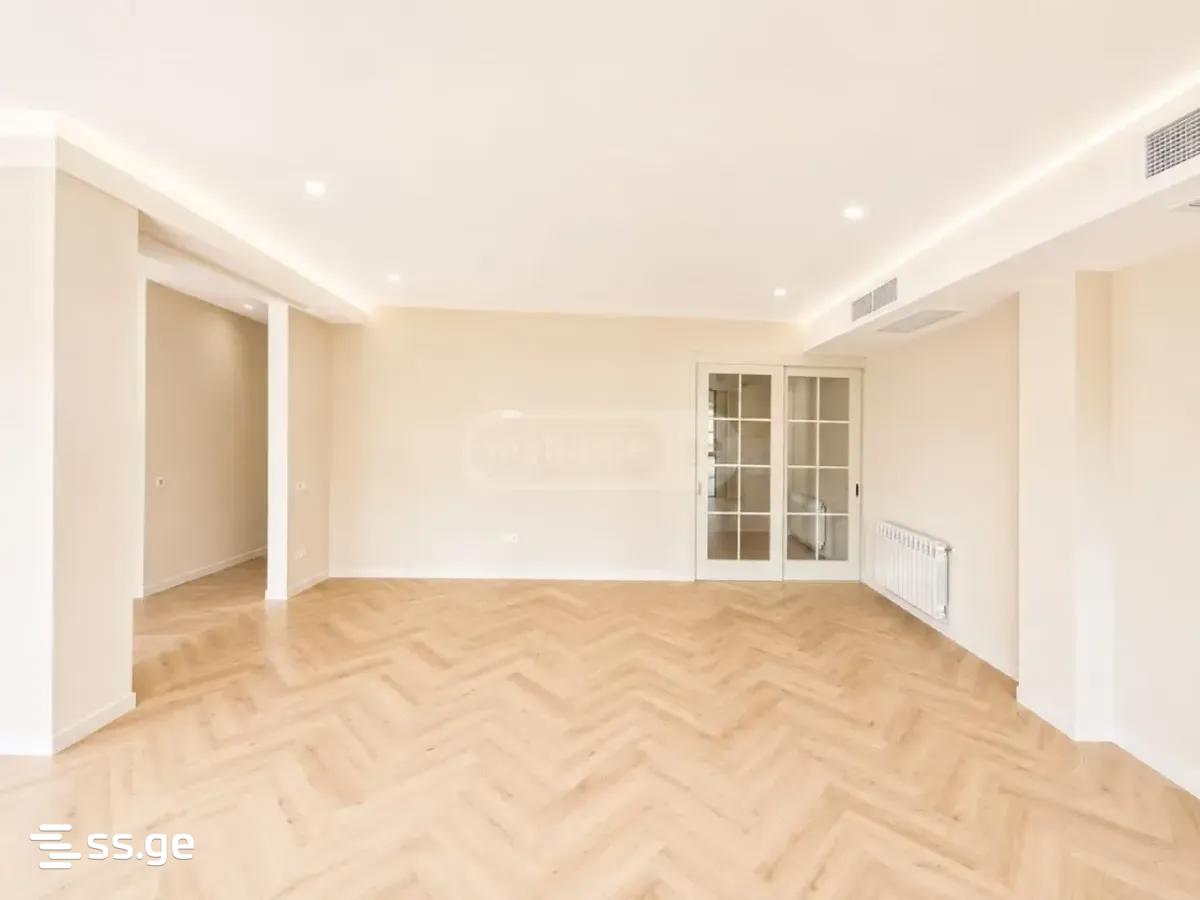 7 Room Private House For Sale view 4