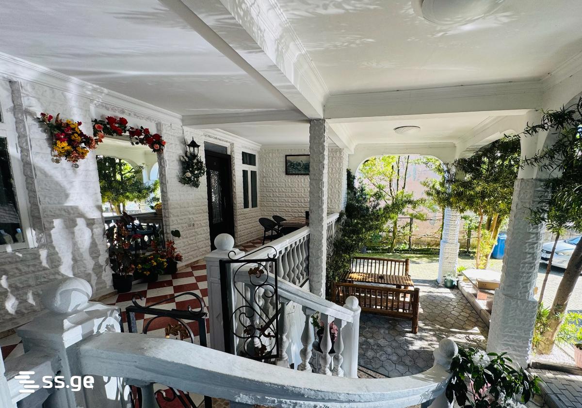 3 Room Private House Daily Rent. Batumi view 9