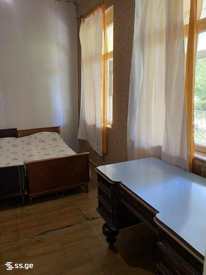 4 Room Private House For Sale view 2