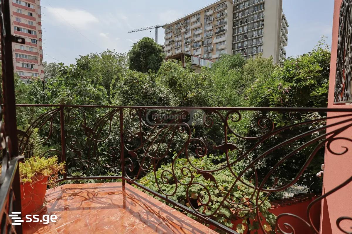 10 Room Private House For Rent. Didube view 10