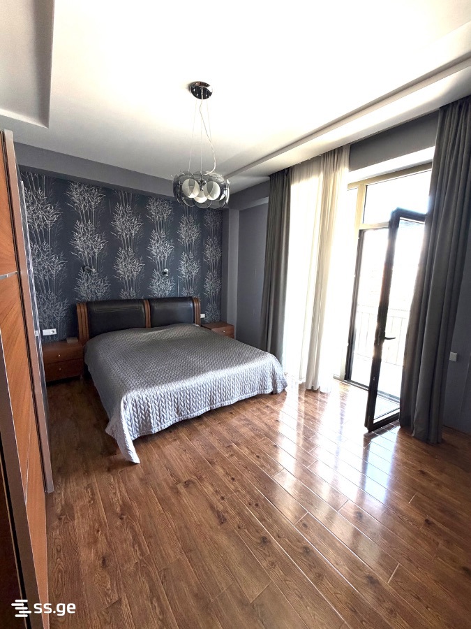 4 Room Flat Daily Rent. Vake view 5