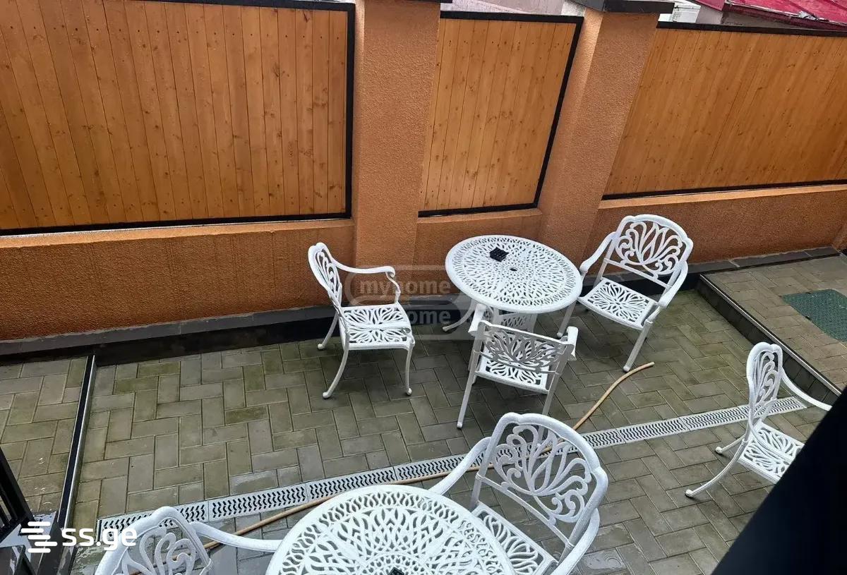 12 Room Hotel For Rent. Sololaki view 3