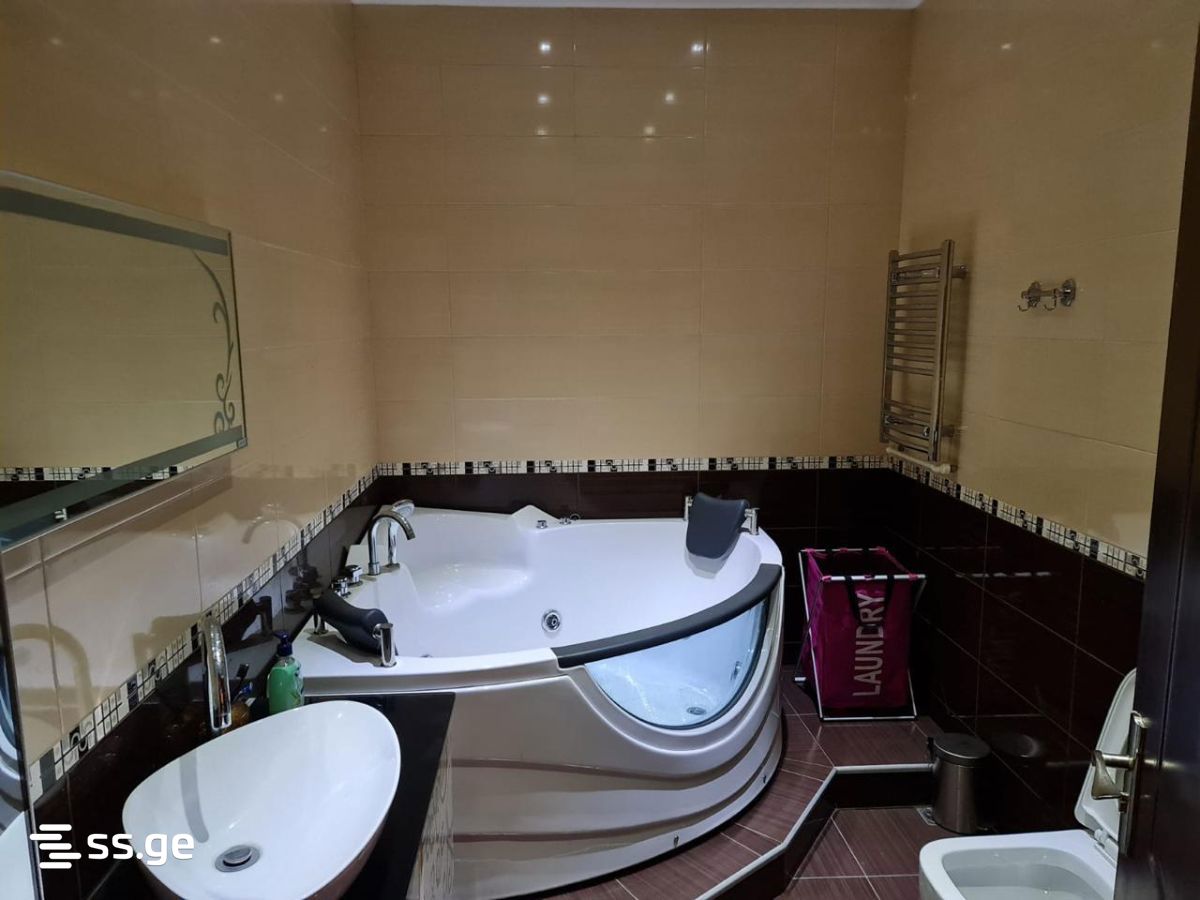 8 Room Flat For Sale view 1