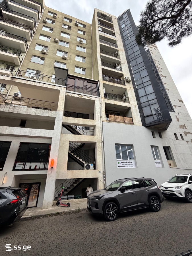 4 Room Flat Daily Rent. Vake view 3