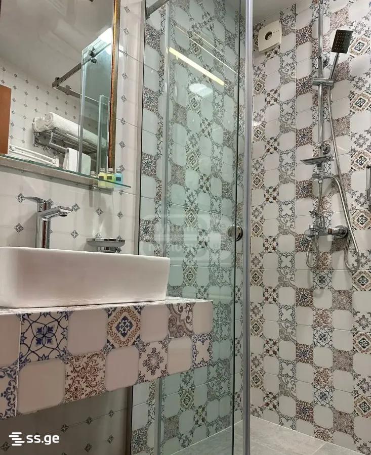 12 Room Hotel For Rent. Sololaki view 9