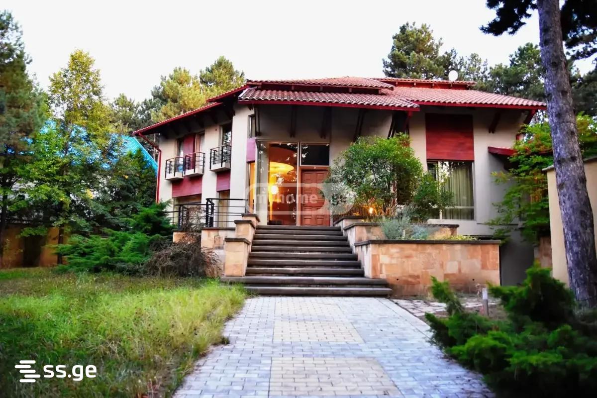 8 Room Private House For Sale view 4