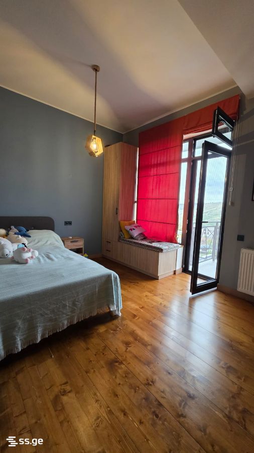 8 Room Private House For Sale view 14